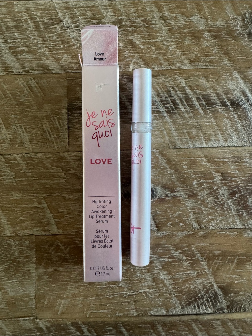 Je ne sais quoi - LOVE, Hydrating Color Lip Treatment Serum: Love Amour